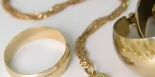 How To Get Tarnish Off Of Fake Jewelry Ehow Uk Clean Gold Jewelry Silver Jewelery Gold Plated Silver Jewellery