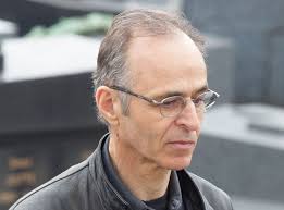 S'il ne veut rien dévoiler de sa vie sentimentale, il s'est remarié avec une jeune étudiante originaire de marseille en 2001. Justice Au Singulier Mon Jean Jacques Goldman