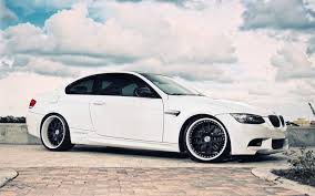 Voiture De Sport Bmw M3 Blanche Des Voitures Voiture De Sport Bmw Voiture De Sport Bmw
