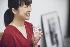 俳人・佐藤文香さんと味わう壱岐焼酎の世界 | 壱岐日和