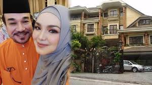 It is a form of costume that covers. Dinikahi Pengusaha Make Up No 1 Di Malaysia Intip Megahnya Rumah Siti Nurhaliza Yang Bernuasa Emas Tribunnewsmaker Com