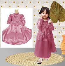 Baju pesta untuk anak anak paling cocok dengan bahan brokat karena mudah dibentuk menjadi gaun pesta yang menawan dan menarik yang bisa disesuaikan dengan jiwa anak anak. Maxi Cristy Bisa Cod Gamis Brokat Anak Perempuan Terbaru Kekinian Gamis Mutiara Anak Perempuan Terbaru Gaun Kondangan Gaun Pesta Fashion Gamis Anak Perempuan Busana Fashion Gamis Anak