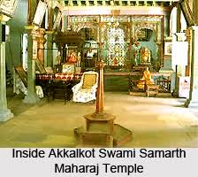An adhbhut saint hails from maharashtra solapur district take his avatar for 22 years at akkalkot situated far 80 km from solapur. Akkalkot Swami Samarth Maharaj Temple