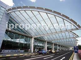 It is currently rated the world's best airport by skytrax. Changi Airport Terminal 2 City Marina Area Iproperty Com Sg