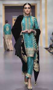 Dholki Nikkah Mayun Mehndi Baraat Outfit Inspo For Guests 1000 In 2020 Pakistani Dress Design Pakistani Dresses Casual Indian Designer Outfits