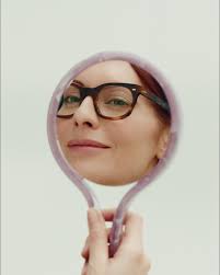 For @ringcentral, director @hoopertime brings an offbeat spin to customer  service. Inside retrofuturistic sets, colorful nostalgia meets the seamless  flow of modern business. ☎️ CREDITS