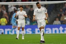 ¡Derbi Valenciano al Rojo Vivo! Valencia vs. Villarreal: Previa Imperdible - Imagen principal del artículo