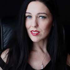 Women Like Me Community: GRACEFUL GUIDANCE: TREASURED ADVICE AND LOVE FROM  ONE GENERATION TO THE NEXT: Fairhurst, Julie, Maas, Siobhan, Beaulieu,  Nancy, Giavedoni, Leanne, Lambert, Sabrina, Funk, Rhonda, Chapman-King,  Catherine, Scoular, Trish,