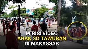 Berisi kata kata bikin baper wanita (pacar atau gebetan). Awas 10 Meme Cuitan Kocak Siswa Sd Tawuran Ini Bikin Senyum Nyengir Bahkan Ngakak Tribunstyle Com