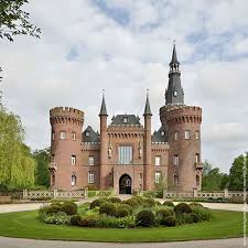 As we move forward to the next event of maxx royal cup in germany this weekend, join us at land golf club schloss moyland. Traumhochzeit Im Schloss Moyland Am Niederrhein Hochzeitslocation