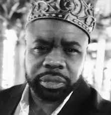 According to Kevin Samuels, Kelly Rowland is a solid 10. Do you agree?