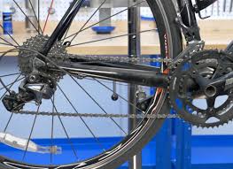 Ever wondered what size drive chain your motorcycle needs? Chain Length Sizing Park Tool