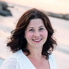 Eve Schauer's Instagram, Twitter & Facebook