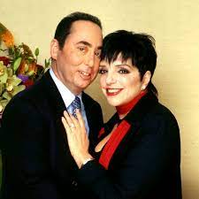 A filha de pai(?) e mai(?) é atriz & músico, anno 2021 famoso por cabaret, liza with a 'z' & new york, new york. Liza Minnelli And David Gest S Wild Wedding With Martine Mccutcheon As Bridesmaid Mirror Online