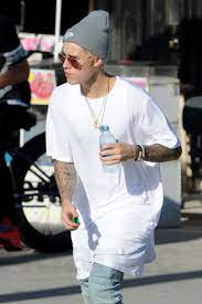 Justin Bieber Skateboarding In Venice Beach Celebrity Wotnot Justin Bieber Hat Justin Bieber Beanie Justin Bieber