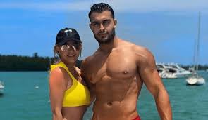 Shortly before britney spears' shocking testimony about her ongoing conservatorship battle, her boyfriend sam asghari shared a photo of himself wearing a 'free britney' shirt. Pin On Beauty Is In The Eye Of The Beholder