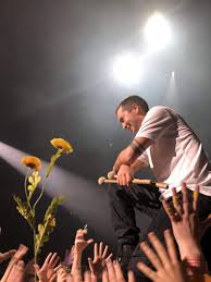 Pin De America Villegas En Top Twenty One Pilots Veintiun Pilotos Twenty One Pilots Conciertos