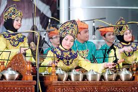 Gamelan berasal dari jawa tengah yang mempunyai jenis bunyi ideofon. Usaha Memartabatkan Seni Gamelan Di Terengganu Media Permata Online