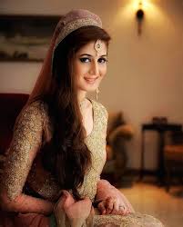 The length of hairs are mostly extended by artificial braids combined with the hairs to enhance the chic appearance. Latest Pakistani Bridal Wedding Hairstyles Trends 2020 2021 Collection