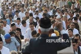 Idul fitri 2020 akan dirayakan pada hari minggu, 24 mei 2020. Berapa Jumlah Khutbah Idul Fitri Ini Fatwa Syekh Ali Jumah Republika Online
