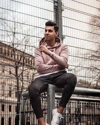 Pink Hoodie Outfits For Men 50 Ideas Outfits Lookastic Shop the latest chic styles of 2021 pink hoodie of hoodies & sweatshirts from men collections at zaful with prices down to $9.99, including plain pink hoodie,light pink hoodie,black hoodie and more. pink hoodie outfits for men 50 ideas