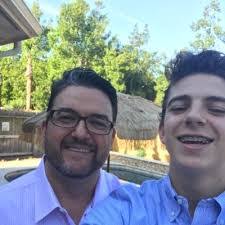 Dean Dodson's Instagram, Twitter & Facebook