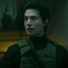 Superb actor Lee Dong wook as Jeong Jin man in #AshopForKillers 🔥🔥🔥 He  is the owner of the most safe and amazing house in kdrama worldwide. He  look so cool 😎 He