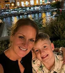 Joni Smith's Instagram, Twitter & Facebook