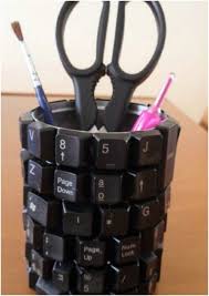 Kaleng Dan Keyboard Bekas Untuk Membuat Tempat Pensil Atau Wadah Aksesoris Tempat Pensil Daur Ulang Kerajinan Dari Kaleng