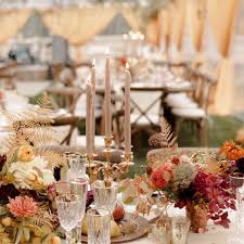 I would just like to start out by saying this has to be one of the most fun tablescapes i've created. 17 Fresh Ideas For A Fall Wedding Tablescape