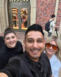 Dream team 💪🏼🌟. Even when our feet are tired, our spirits soar high!  #joy #ultabeauty #ultaflc2024 #teamwork #elcjoywheel #elcfamily