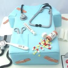 Wer Hat Sich Diese Torte Verdient Jungmediziner Medizin Torte Mediziner Pflege Krankenschwe Homemade Birthday Cakes Doctor Cake Birthday Cake Decorating