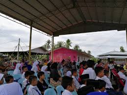 Tayangan slide ini ditayangkan pada hari anugerah cemerlang sk taman sri sinar 2019. Makan Makan Di Hari Anugerah Kecemerlangan Pelajar 2018 Ziana Eunos
