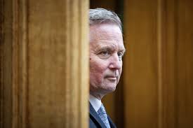 VVD'er Eric van der Burg spreekt zich uit tegen polarisatie. 'Rede gaat  winnen van harde schreeuwers'