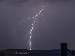 Diese vorabinformation soll auf das potenzial schwerer gewitter hinweisen. Der Deutsche Wetterdienst Meldet Hohes Unwetterpotenzial Kreis Esslingen Schwere Gewitter Moglich News Esslinger Zeitung