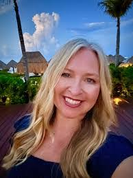 Hattie Lowe's Instagram, Twitter & Facebook