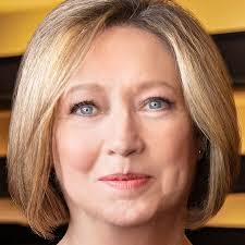 Linda Shelton's Instagram, Twitter & Facebook