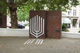 In het centrum van gorinchem ligt de goed bewaarde vestingstad. Jewish Memorial Gorinchem Gorinchem Tracesofwar Com