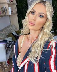 2017 andreea banica balkan music hd music videos hot video / секси видео modern pop romanian pop house production in its best! Pro Tv Andreea BÄƒnicÄƒ Primele Poze Sexy Din Maldive Cum S A Fotografiat In VacanÈ›Äƒ