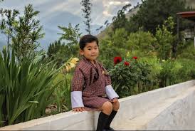 Das abgeschiedene südasiatische königreich bhutan will den grad der zufriedenheit seiner landsleute künftig messen lassen. Prinz Jigme Neues Foto Vom Drachenprinzen