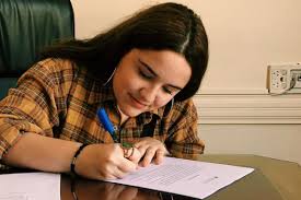 Let's check, how rich is ofelia fernandez in 2020? Su Bloque Salio En Defensa De Ofelia Fernandez Parlamentario