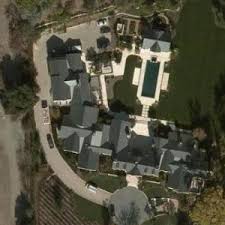 Kim kardashian west and kanye west join architectural digest from inside their minimalist mansion to take an illuminating personal design quiz. Kim Kardashian Kanye West S House In Hidden Hills Ca 4 Virtual Globetrotting