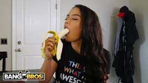 Banana fantasies with unreal hotties