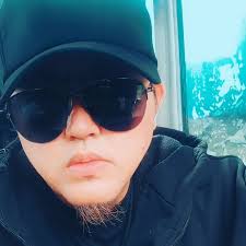 如果是影片這樣的話自摸亮牌先我之前也遇到過我說碰然後被對方說蛤什麼她才剛摸牌而已