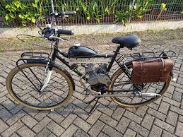 Given two addresses in indonesia, it finds the distance between them and estimates the fare for taxi services. London Taxi Moped Motorized Bicycles Indonesia Facebook