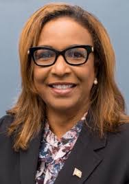 Leslie Ann's Instagram, Twitter & Facebook