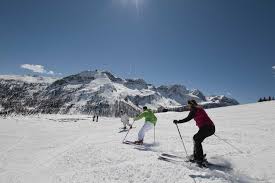 Valid on all ski lifts of the ski areas canazei/belvedere, alba/ciampac, campitello/col rodella, pozza/buffaure, vigo/catinaccio, carezza/costalunga pass. Holiday Package Apartment Ski Pass Ready Start Skiing Val Di Fassa Dolomiti Superski