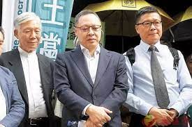 戴耀廷于2013年提出以 让爱与和平占领中环 而闻名，他认为 香港 若未能有 真正普选 ，应该参与占领行动以争取 2017年香港行政长官选举 得以有真正选择。 æˆ´è€€å»·ç­‰ å ä¸­ä¹ä¸' ç½ªæˆ ç¼…åŽç½'