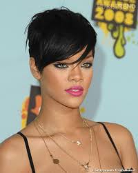 Mais qui dit coiffure courte ne veut pas dire coiffure sans aucun style. Le Top Coiffure Une Coupe Courte A La Garconne Joliment Effilee Sur Le Devant Puretrend