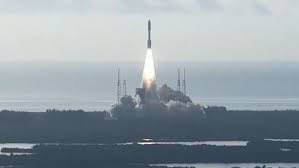 In may 2020, a long march 5b rocket slammed through the atmosphere, partially burning up on its descent, live science previously reported. China S 21 Tonne Rocket Set To Crash Back To Earth Days After Launch